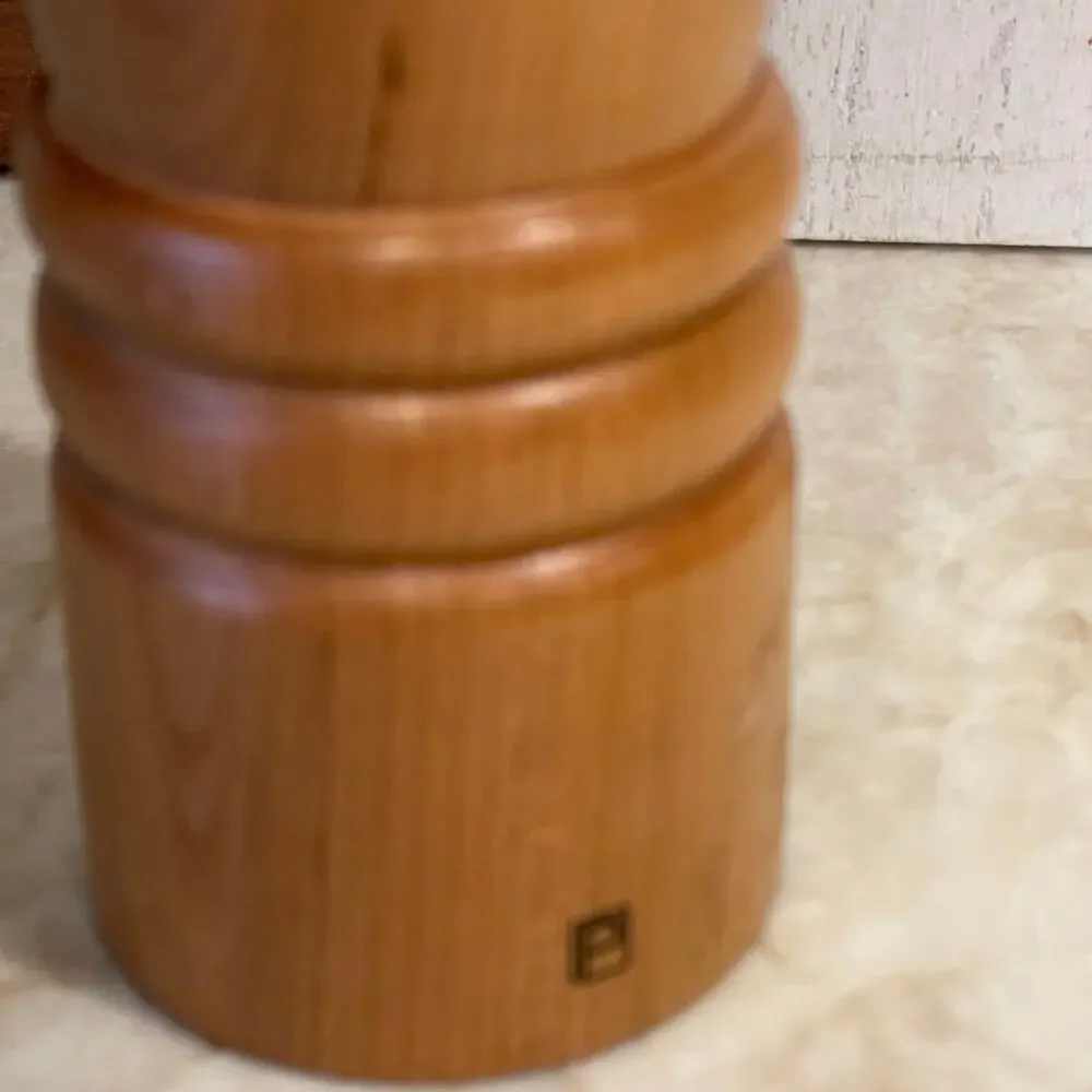 Swissmar natural wood pepper grinder 9”